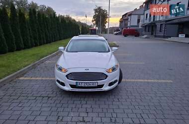 Седан Ford Fusion 2015 в 