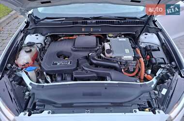 Седан Ford Fusion 2015 в 