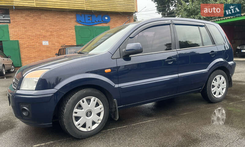 Хетчбек Ford Fusion 2012 в 