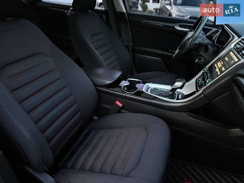 Седан Ford Fusion 2016 в Харкові