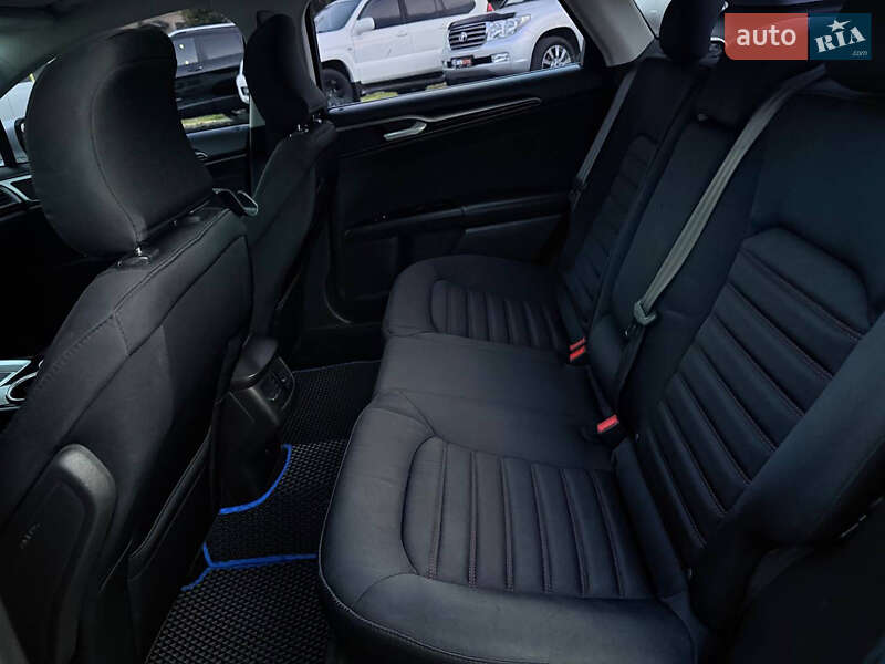 Седан Ford Fusion 2016 в Харкові