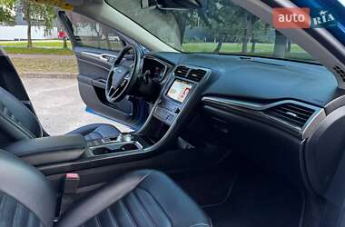 Седан Ford Fusion 2018 в 