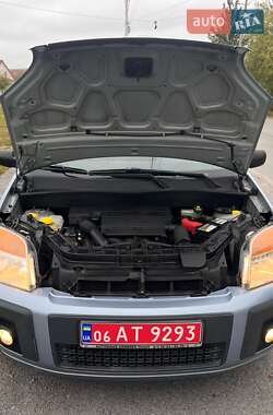 Хэтчбек Ford Fusion 2006 в 
