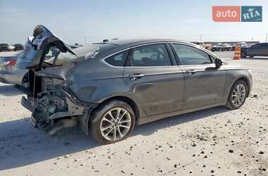 Седан Ford Fusion 2018 в 