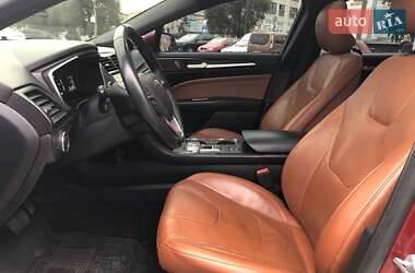 Седан Ford Fusion 2019 в 