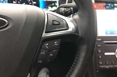 Седан Ford Fusion 2019 в 
