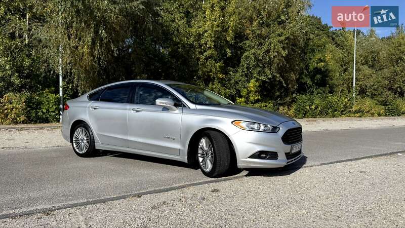Седан Ford Fusion 2014 в 