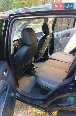 Хетчбек Ford Fusion 2010 в 
