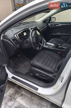 Ford Fusion 2016