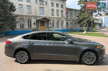 Седан Ford Fusion 2016 в 
