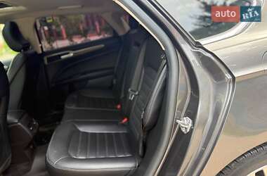 Седан Ford Fusion 2016 в 