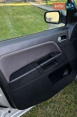 Хэтчбек Ford Fusion 2007 в 