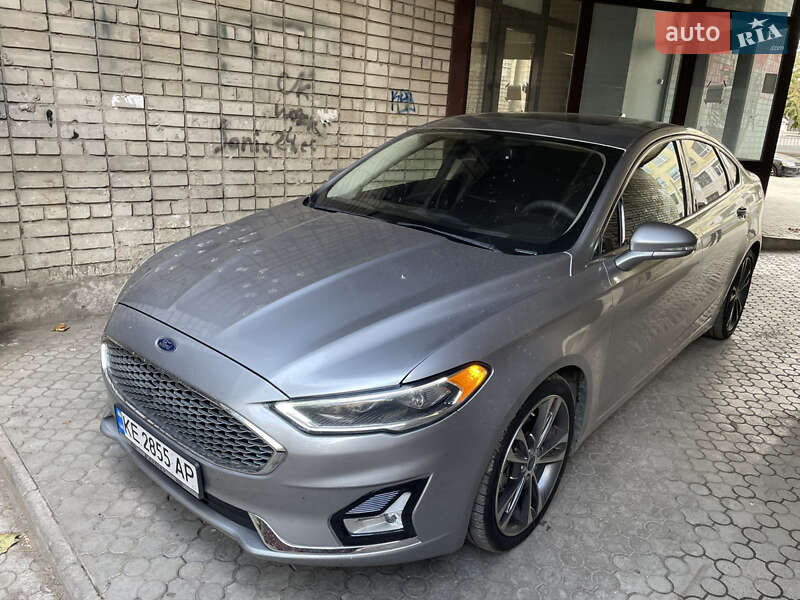 Седан Ford Fusion 2019 в 