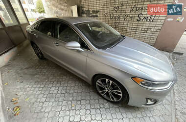 Седан Ford Fusion 2019 в 