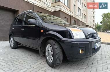Хэтчбек Ford Fusion 2011 в 