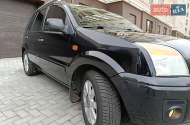 Хэтчбек Ford Fusion 2011 в 