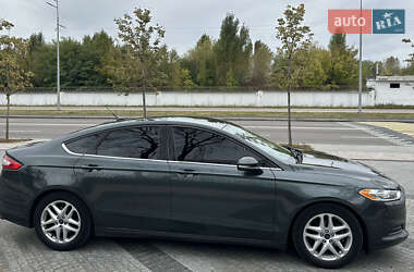 Седан Ford Fusion 2014 в 