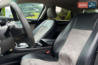 Седан Ford Fusion 2015 в 