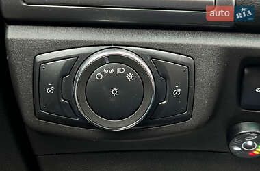 Седан Ford Fusion 2015 в 