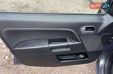 Хэтчбек Ford Fusion 2011 в 