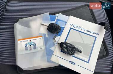 Хэтчбек Ford Fusion 2011 в 