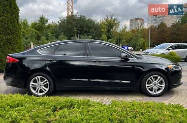Седан Ford Fusion 2018 в 