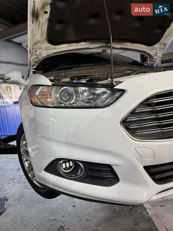Седан Ford Fusion 2013 в Одесі