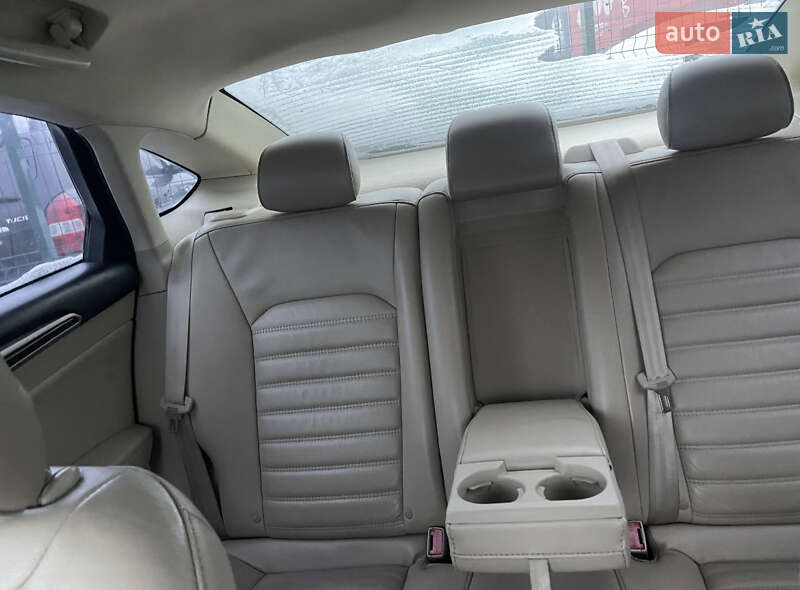 Седан Ford Fusion 2013 в Одесі