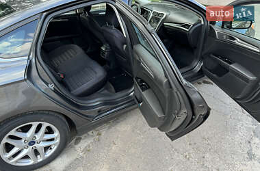 Седан Ford Fusion 2014 в 