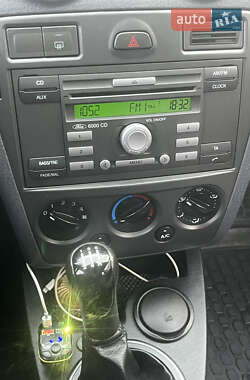 Хетчбек Ford Fusion 2012 в 