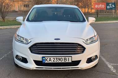 Седан Ford Fusion 2015 в  фото 3 Седан Ford Fusion 2015 в