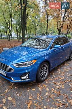Седан Ford Fusion 2018 в 