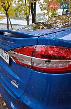 Седан Ford Fusion 2018 в 