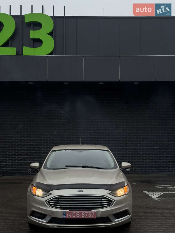 Седан Ford Fusion 2017 в 