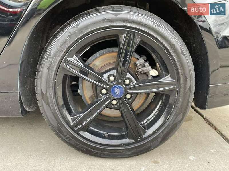 Седан Ford Fusion 2016 в Тернополі