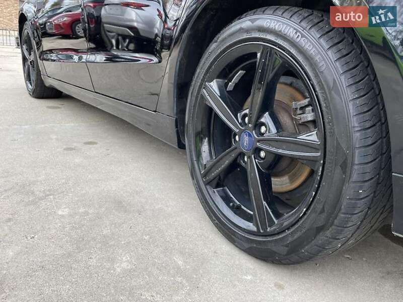 Седан Ford Fusion 2016 в Тернополі