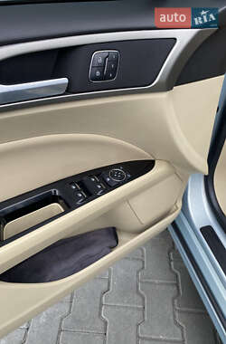 Седан Ford Fusion 2014 в 
