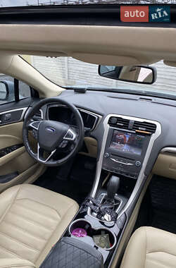 Седан Ford Fusion 2014 в 