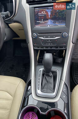 Седан Ford Fusion 2014 в 