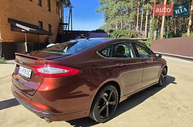 Седан Ford Fusion 2016 в 
