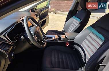 Седан Ford Fusion 2016 в 