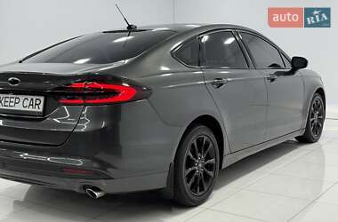 Седан Ford Fusion 2017 в 