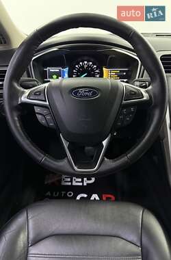 Седан Ford Fusion 2017 в 