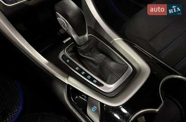 Седан Ford Fusion 2016 в 