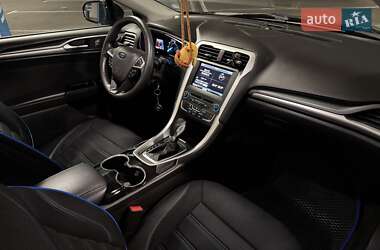 Седан Ford Fusion 2016 в 