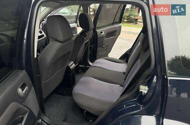 Хэтчбек Ford Fusion 2006 в 