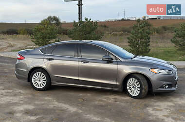 Седан Ford Fusion 2013 в 
