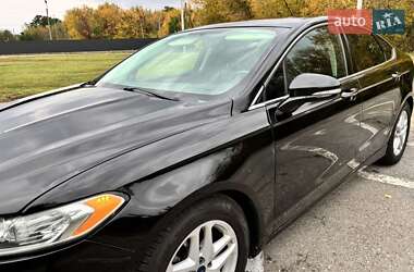 Седан Ford Fusion 2015 в 