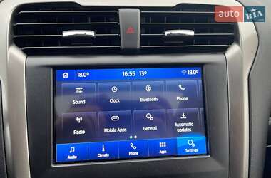 Седан Ford Fusion 2016 в 