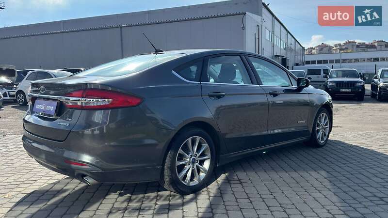Седан Ford Fusion 2016 в Львові